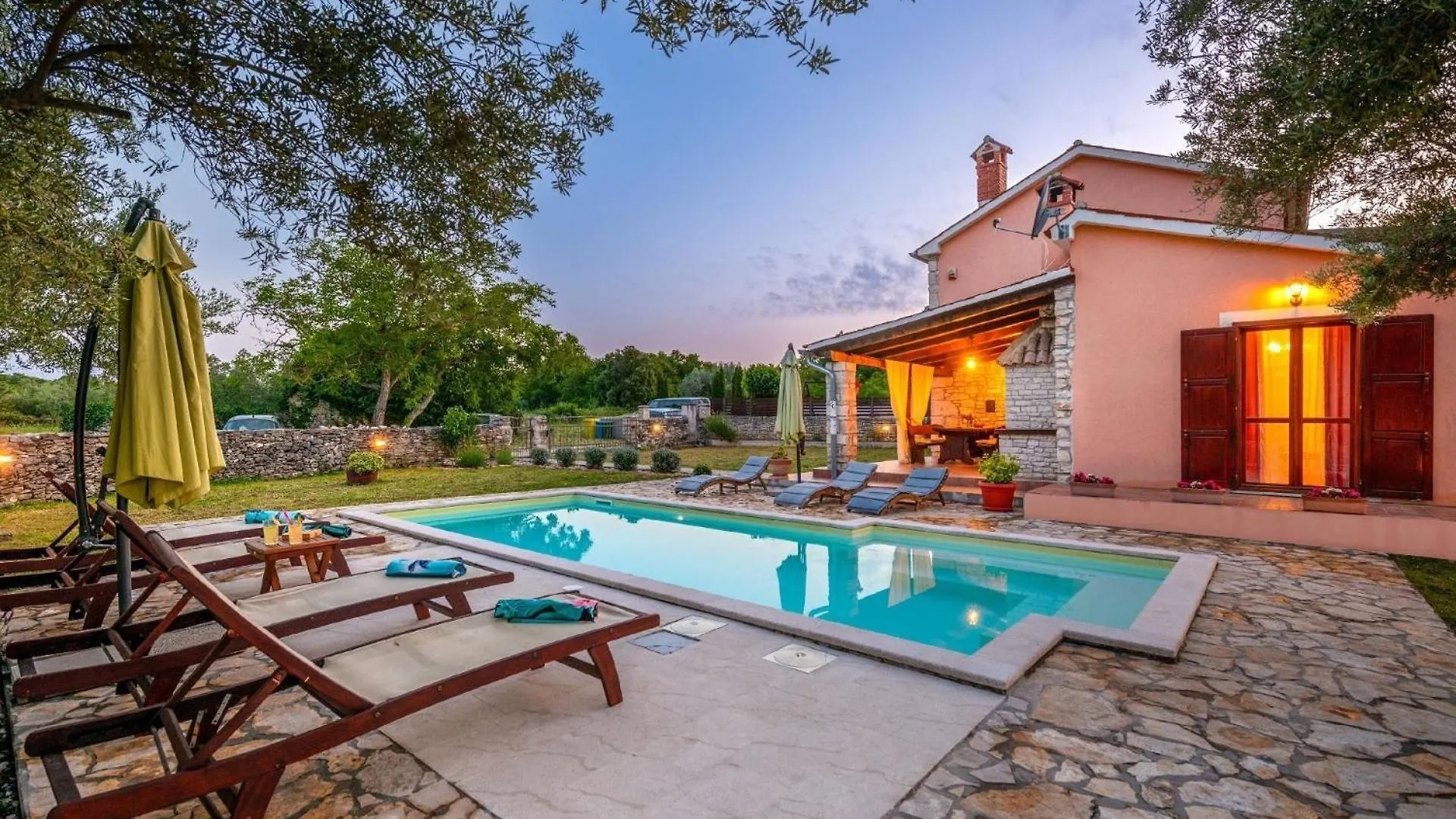 Traditionelles Istrisches Haus Mit Privatem Pool Und Grossem Garten Rakalj